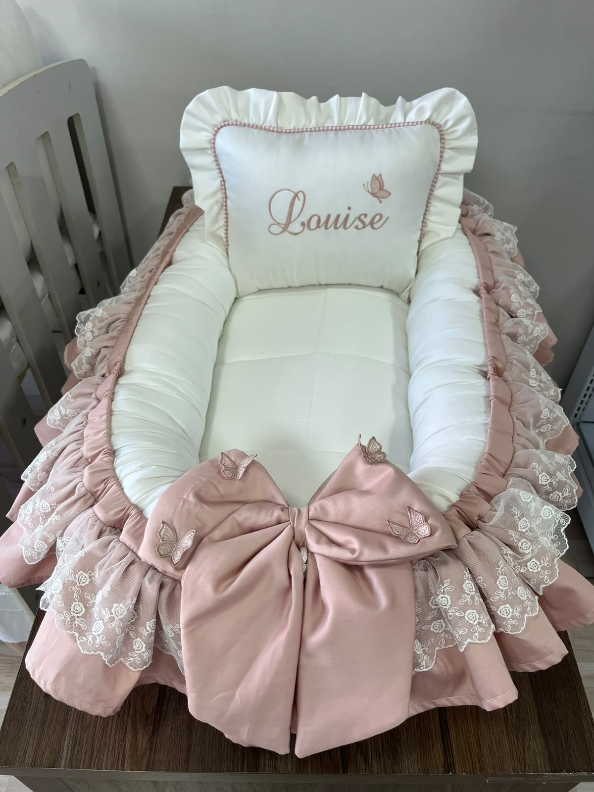 Ninho Luxo personalizado com o nome Louise